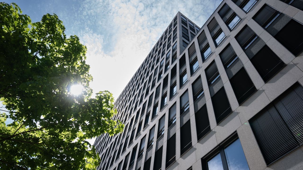 Außenansicht des BMDS-Dienstgebäudes „Englische Straße“ in Berlin