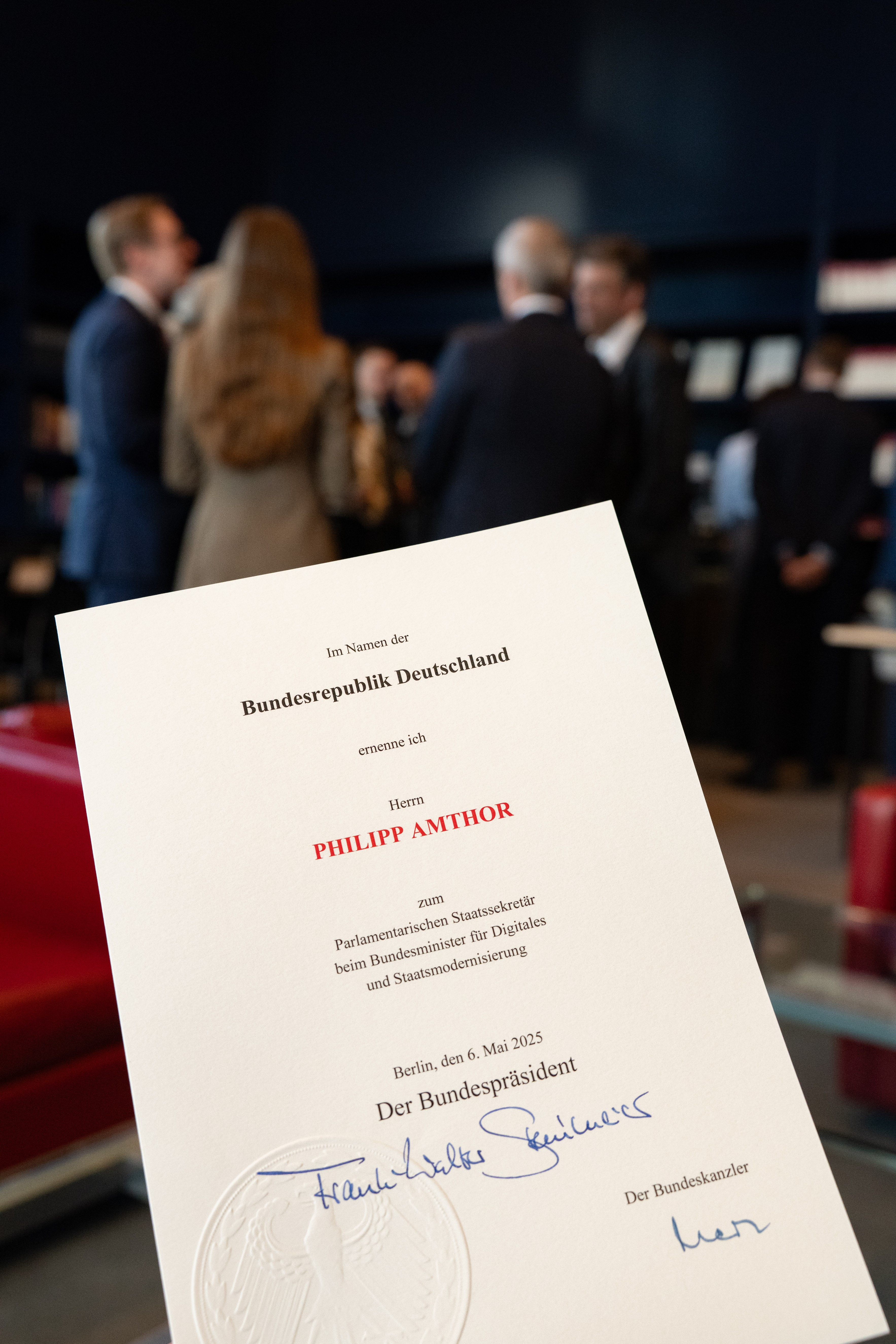 Ernennungsurkunde von Philipp Amthor zum Parlamentarischen Staatssekretär