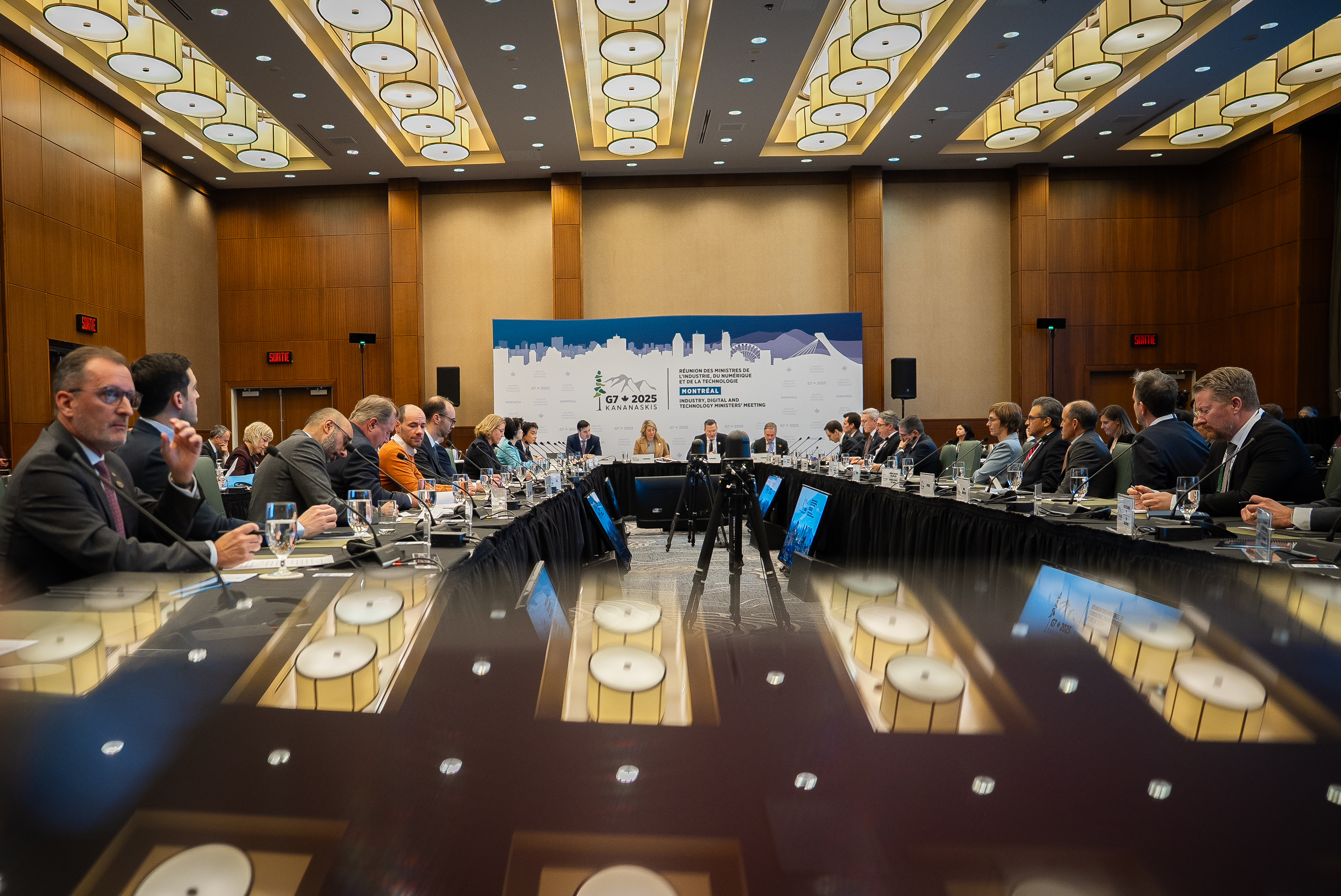 Foto vom Business Roundtable mit Unternehmen und der Leitung Kanadas.