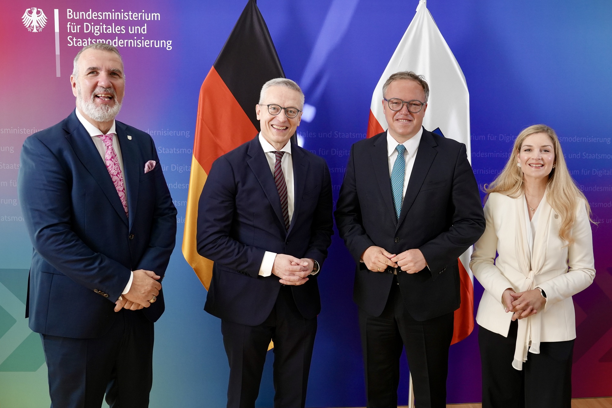 Gruppenbild mit Karsten Wildberger, Mario Voigt, Steffen Schütz und Staatssekretärin Milen Starke