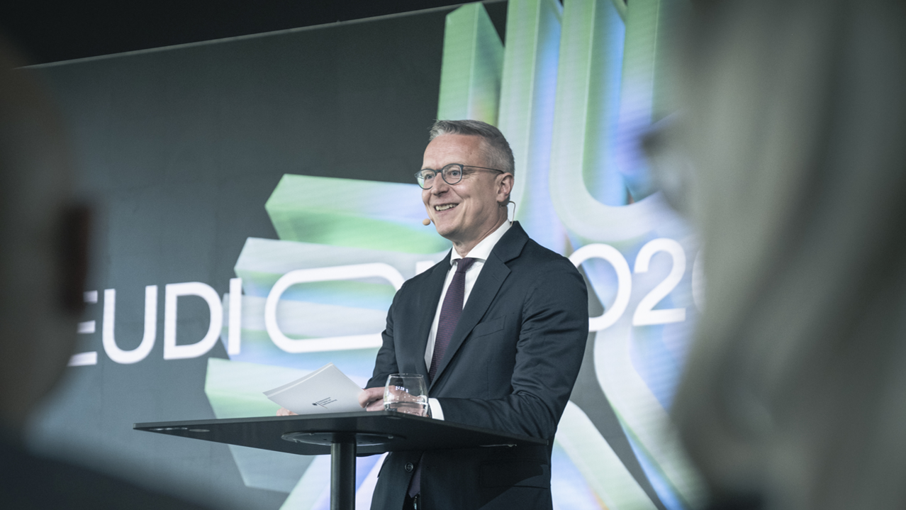 Bundesdigitalminister Karsten Wildberger an einem Rednerpult