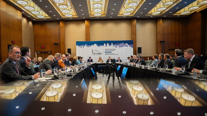 Foto vom Business Roundtable mit Unternehmen und der Leitung Kanadas. 