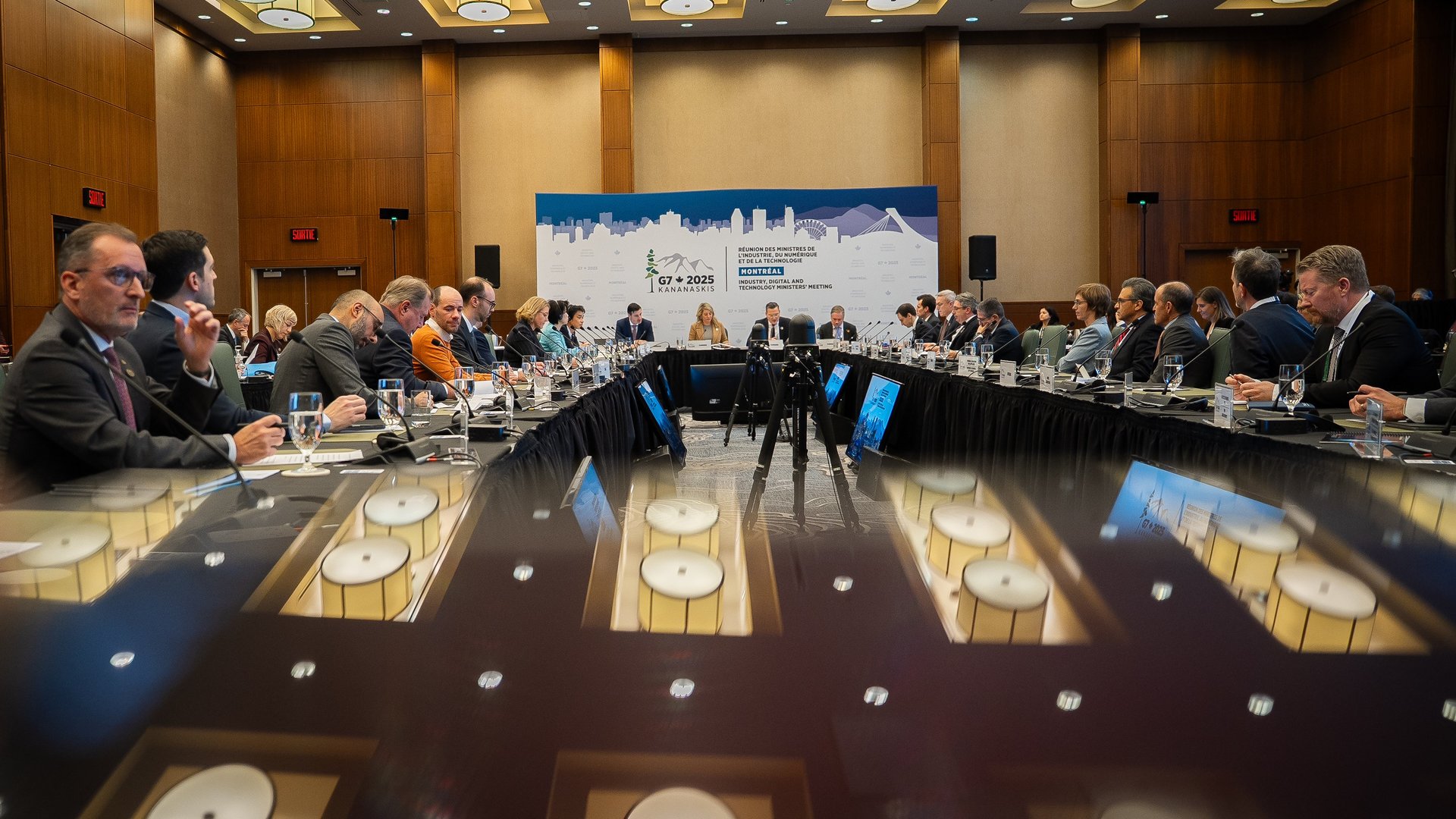 Foto vom Business Roundtable mit Unternehmen und der Leitung Kanadas. 