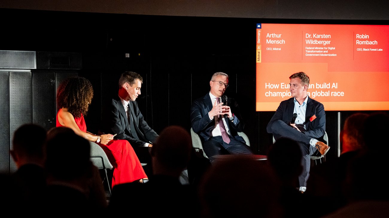 Arthur Mensch, Karsten Wildberger und Robin Rombach