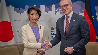 Japanische Staatsministerin Noriko Horiuchi und Bundesdgitalminister Karsten Wildberger