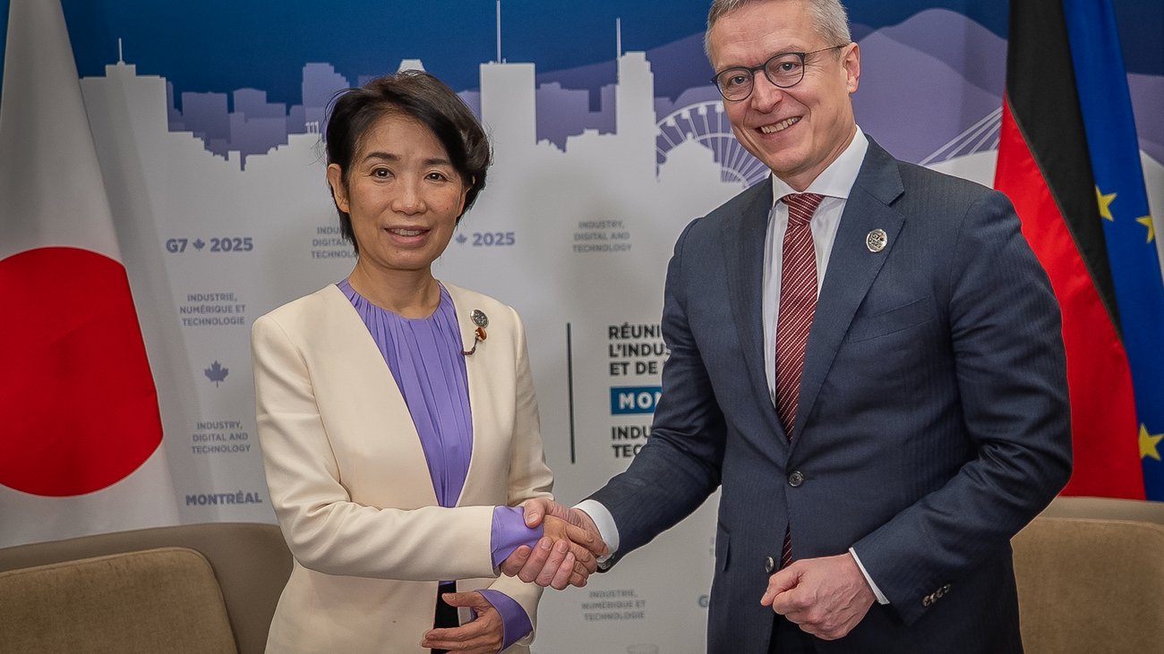 Japanische Staatsministerin Noriko Horiuchi und Bundesdgitalminister Karsten Wildberger