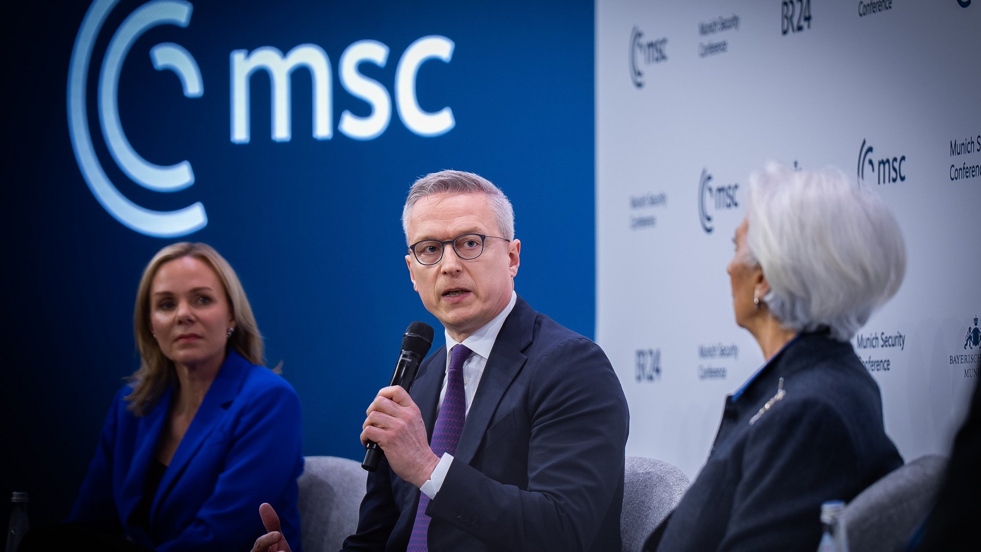 Dr. Karsten Wildberger auf dem Panel beim ESC