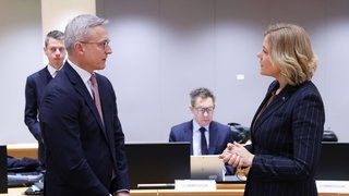 Beim Roundtable kam Karsten Wildberger mit EU-Vizepräsidentin Henna Virkkunen ins Gespräch. 