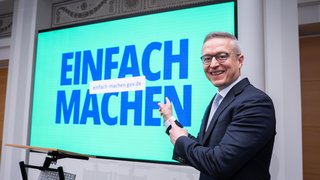Dr. Wildberger beim Livegang des EinfachMachen-Portals