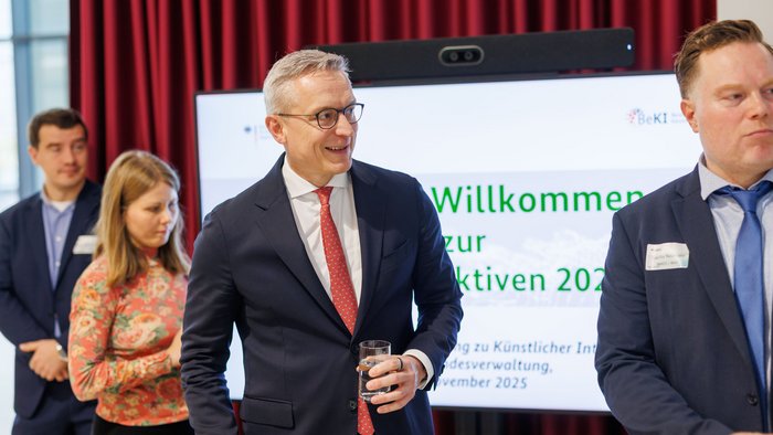 Bundesdigitalminister Dr. Karsten Wildberger beim Fachtag zur KI-Anwendung in der Bundesverwaltung