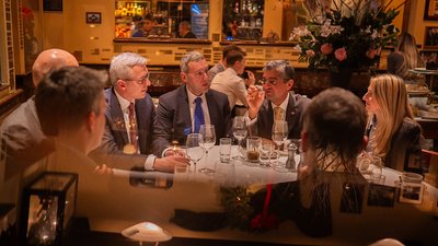 Digitalminister Wildberger beim Beim Mittagessen mit deutschen Unternehmensvertretern