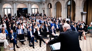 Prof. Christoph Markschies spricht zum Publikum
