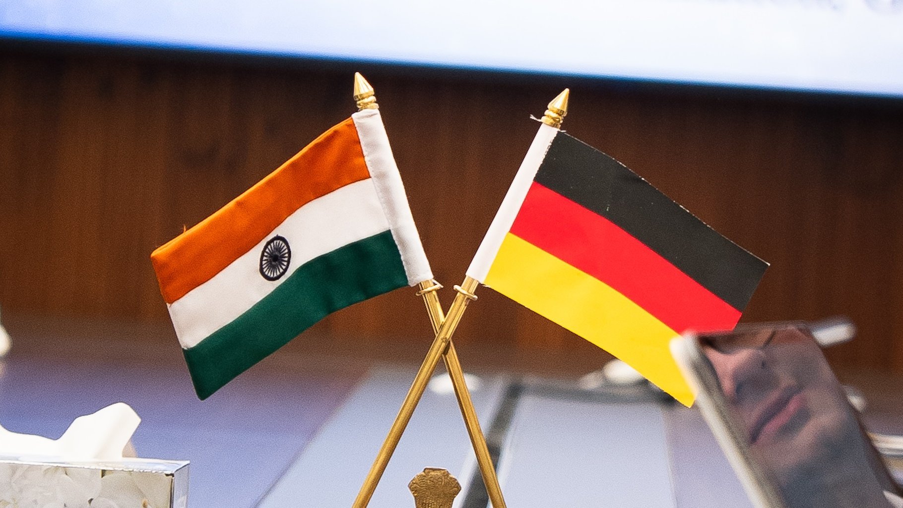 Flaggen von indien und Deutschland