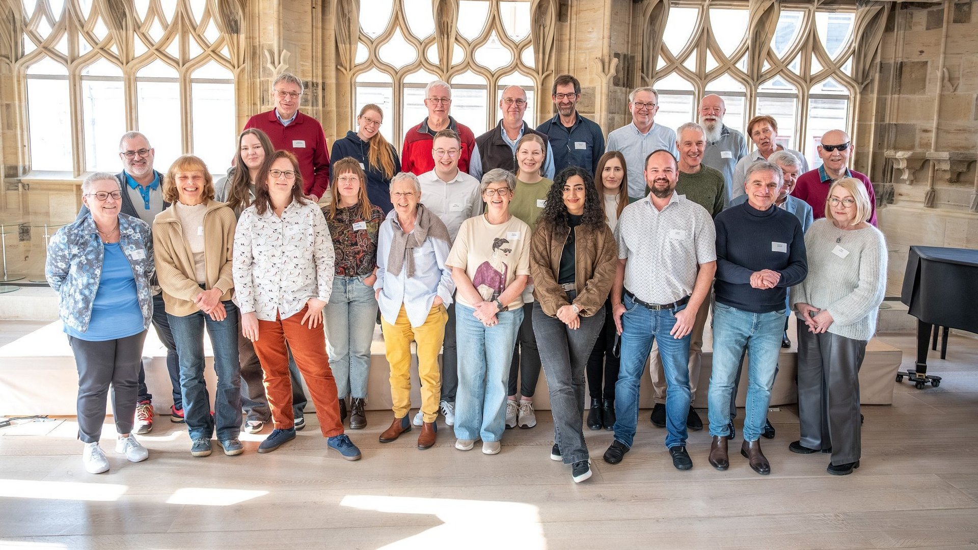 Gruppenbild mit ca. 25 Menschen bei der Bürgerwerkstatt Erfurt