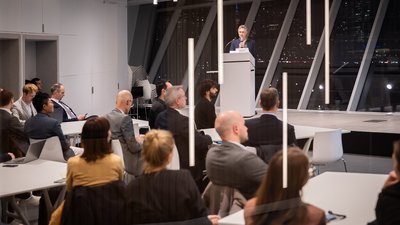 Mert Sabuncu (Leiter des Sabuncu Lab) hält Vortrag zum Thema KI in der Medizin 