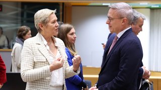 Frankreichs Digitalministerin Anne Le Hénanff und Karsten Wildberger im Gespräch.